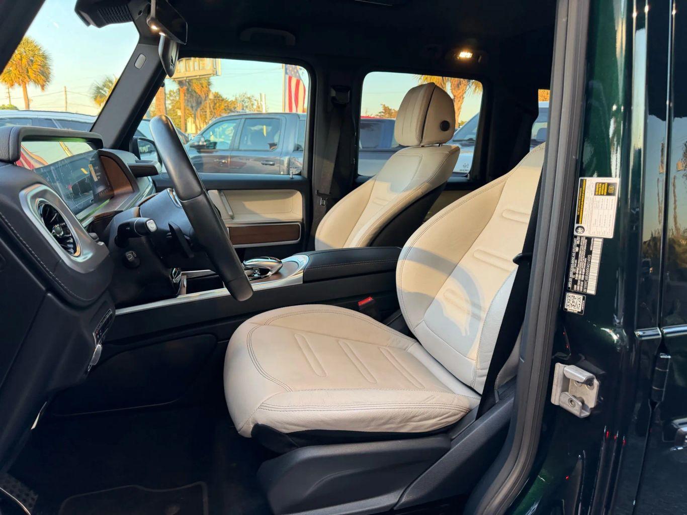 Mercedes-Benz G-Class G 550 Sport Utility 4D - Thumbnail 15