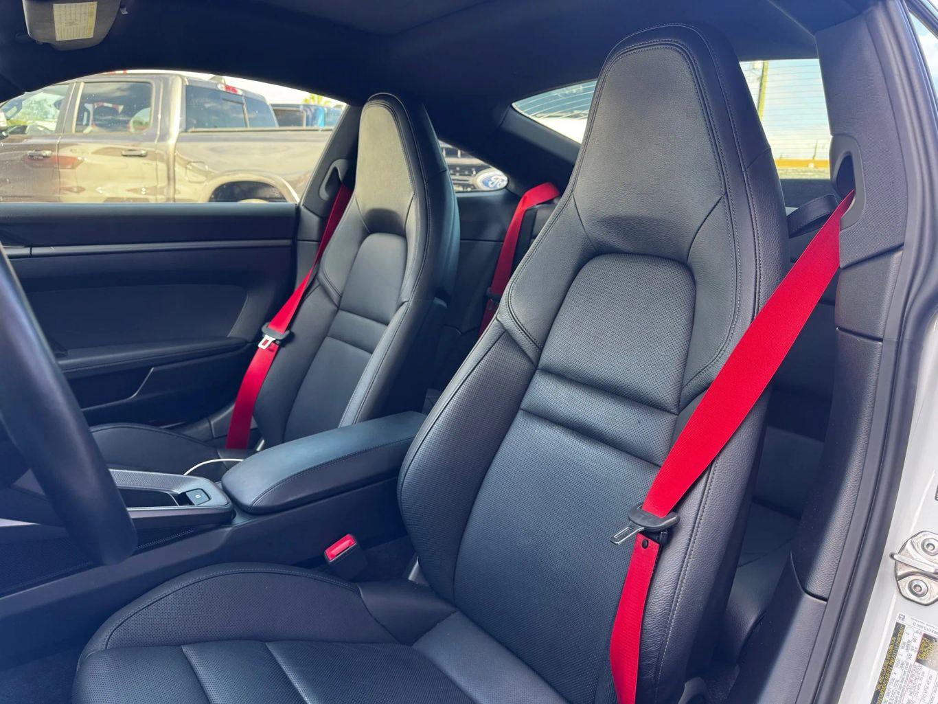 Porsche 911 Carrera Coupe 2D - Thumbnail 15