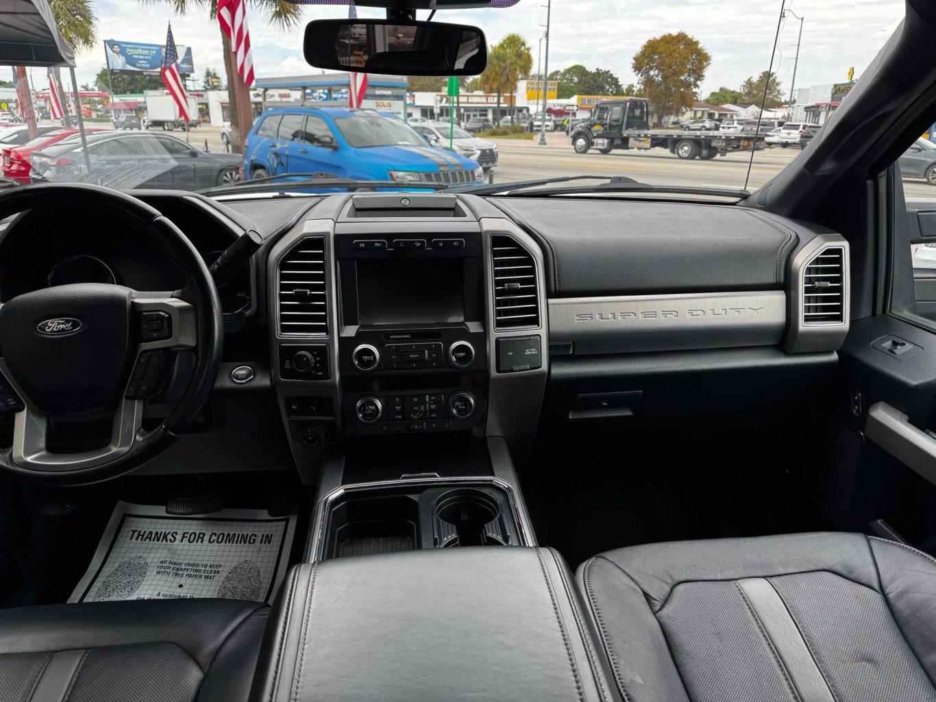 Ford F350 Super Duty Crew Cab Platinum Pickup 4D 6 3/4 Ft - Thumbnail 20