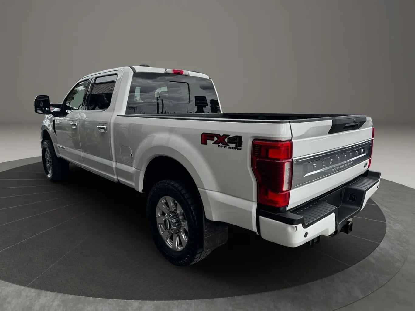 Ford F350 Super Duty Crew Cab Platinum Pickup 4D 6 3/4 Ft - Thumbnail 8