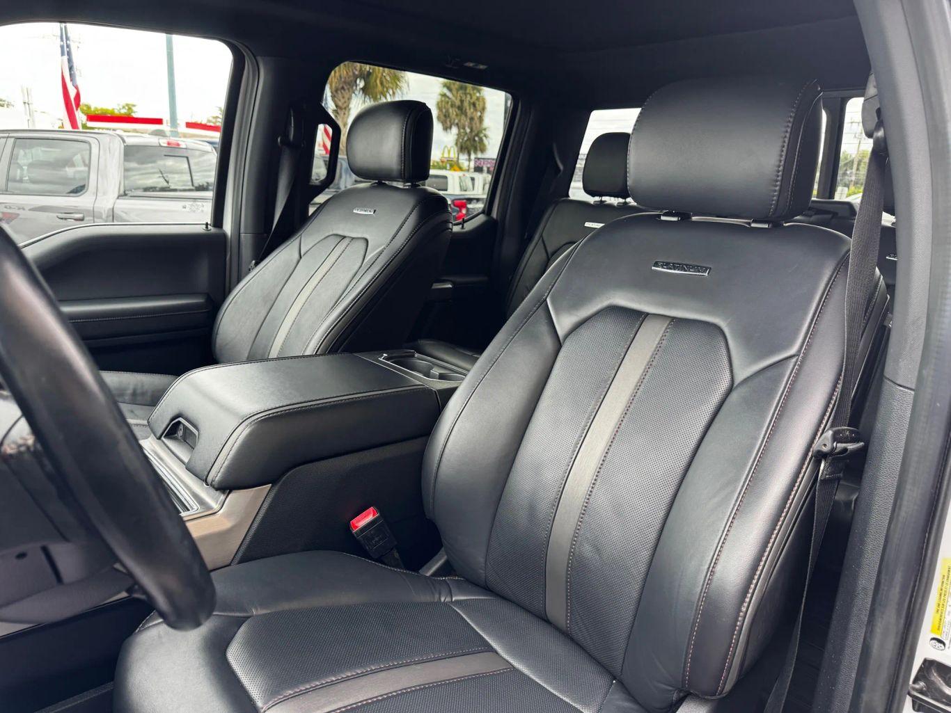 Ford F350 Super Duty Crew Cab Platinum Pickup 4D 6 3/4 Ft - Thumbnail 14