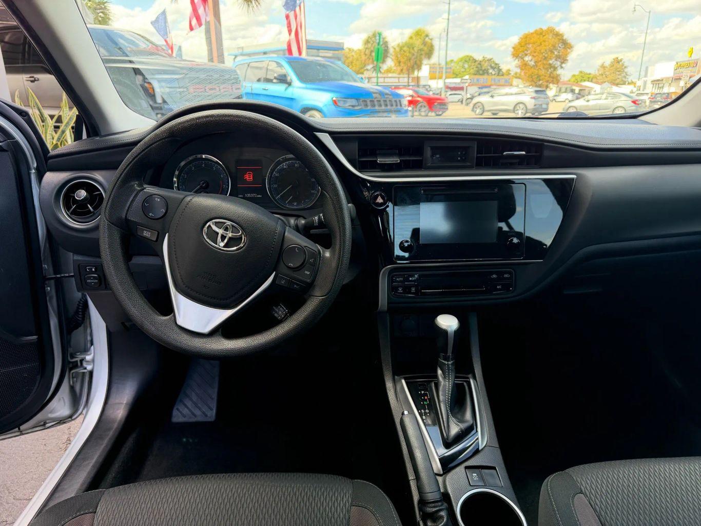 Toyota Corolla Se Sedan 4D - Thumbnail 20