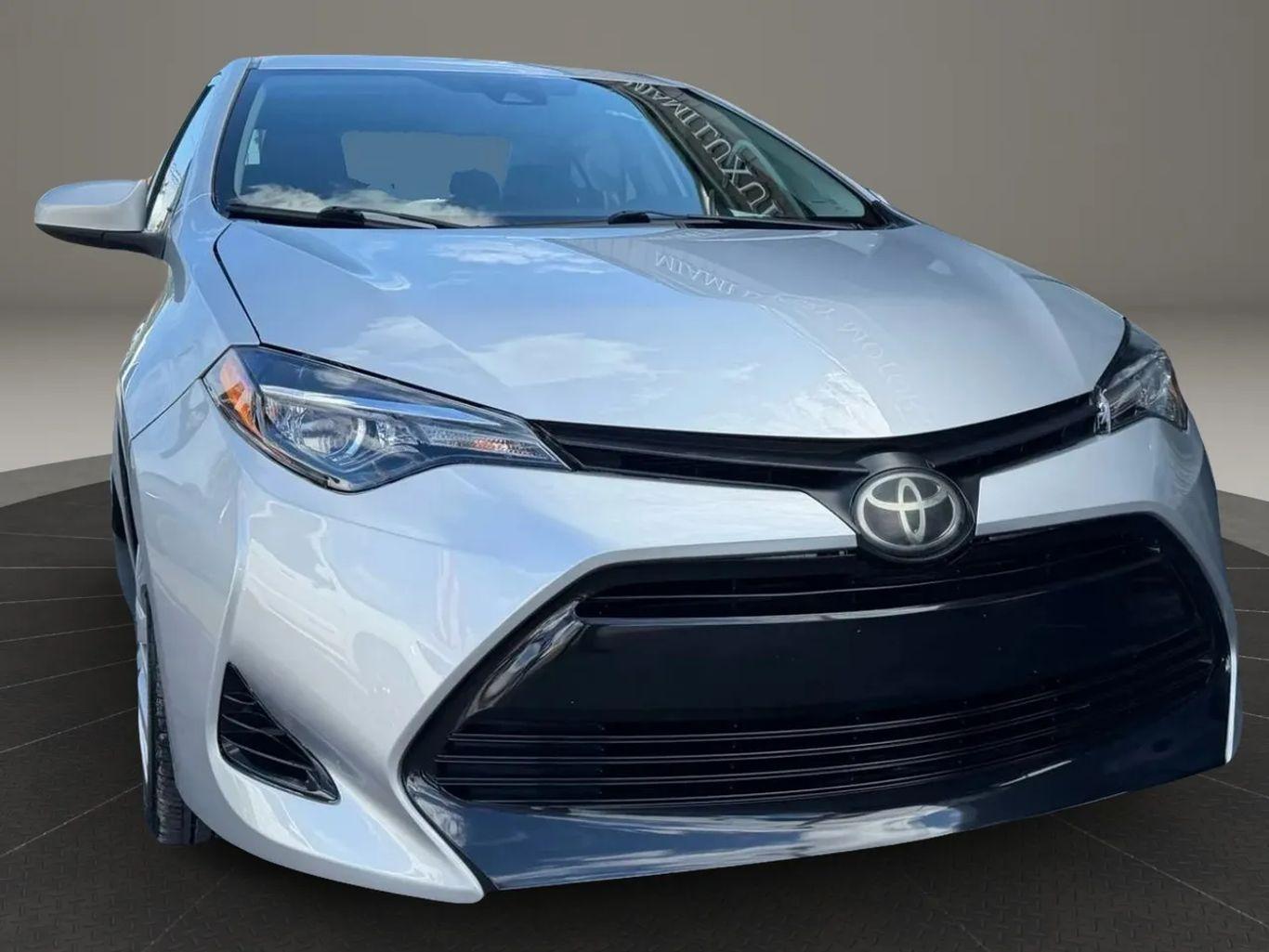 Toyota Corolla Se Sedan 4D - Thumbnail 6