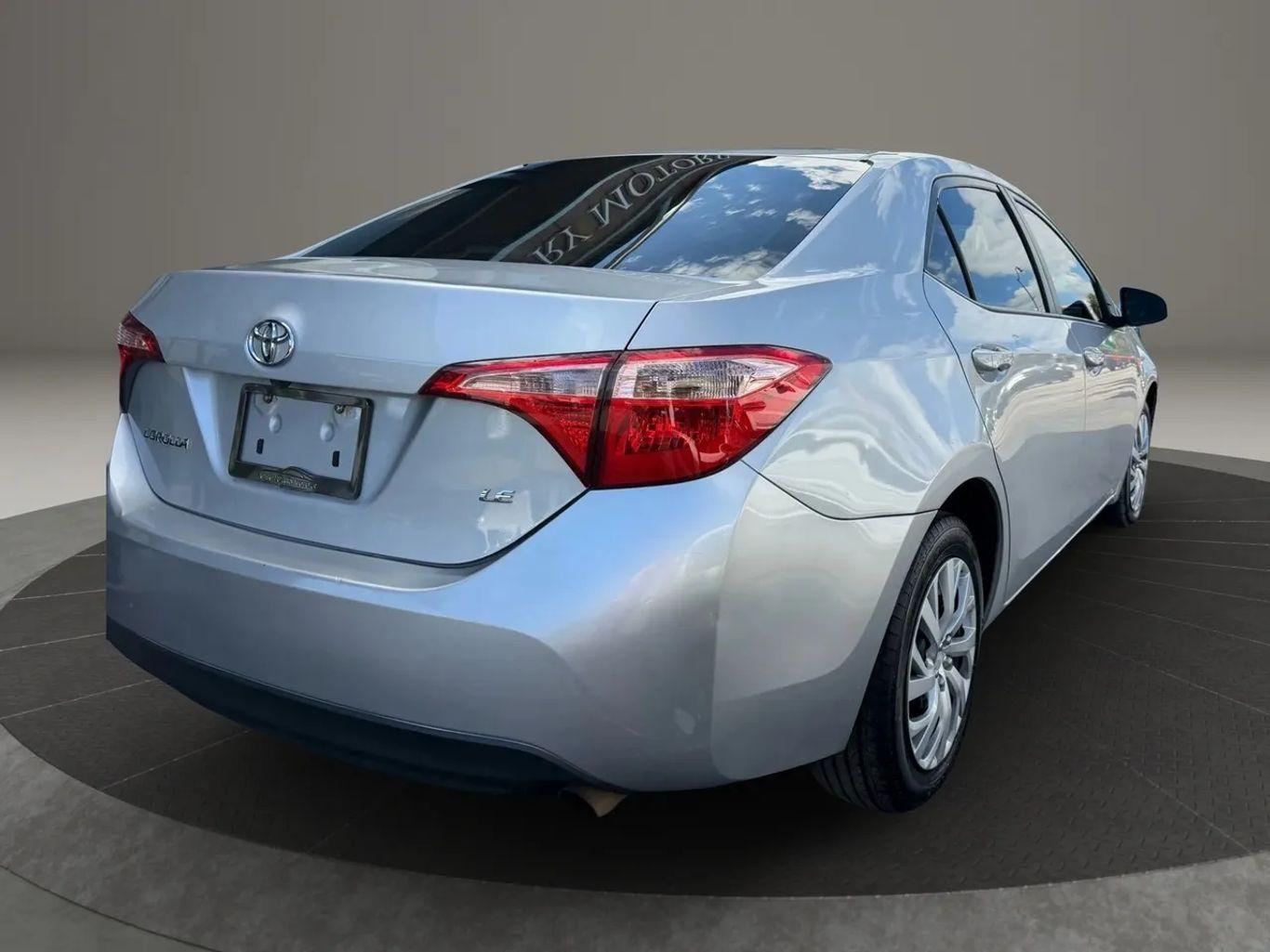 Toyota Corolla Se Sedan 4D - Thumbnail 11