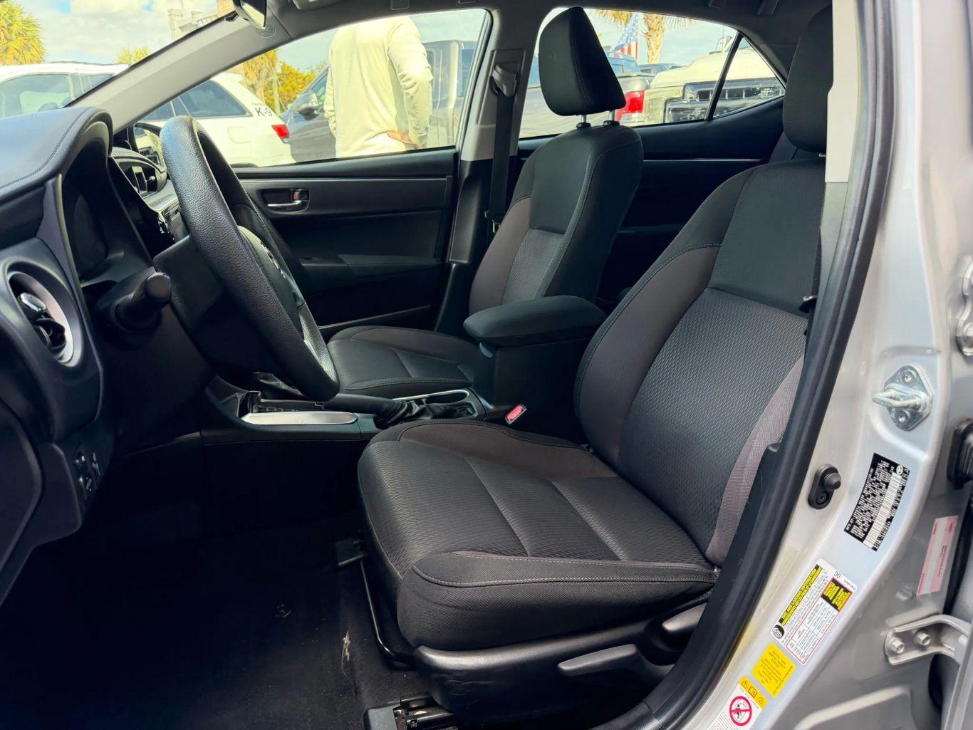 Toyota Corolla Se Sedan 4D - Thumbnail 16