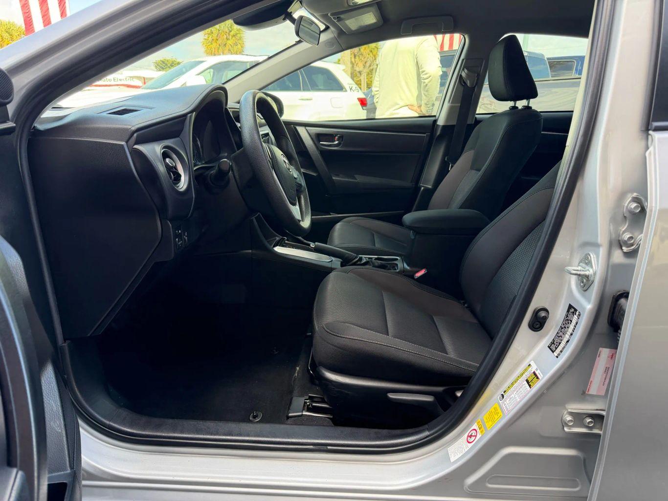 Toyota Corolla Se Sedan 4D - Thumbnail 14