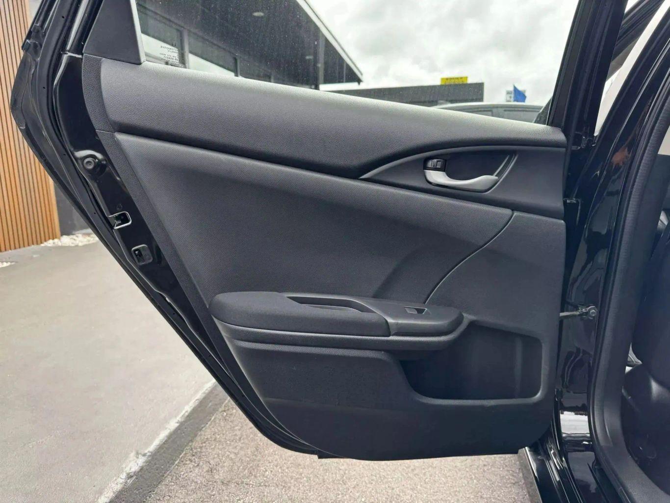 Honda Civic Lx Sedan 4D - Thumbnail 16