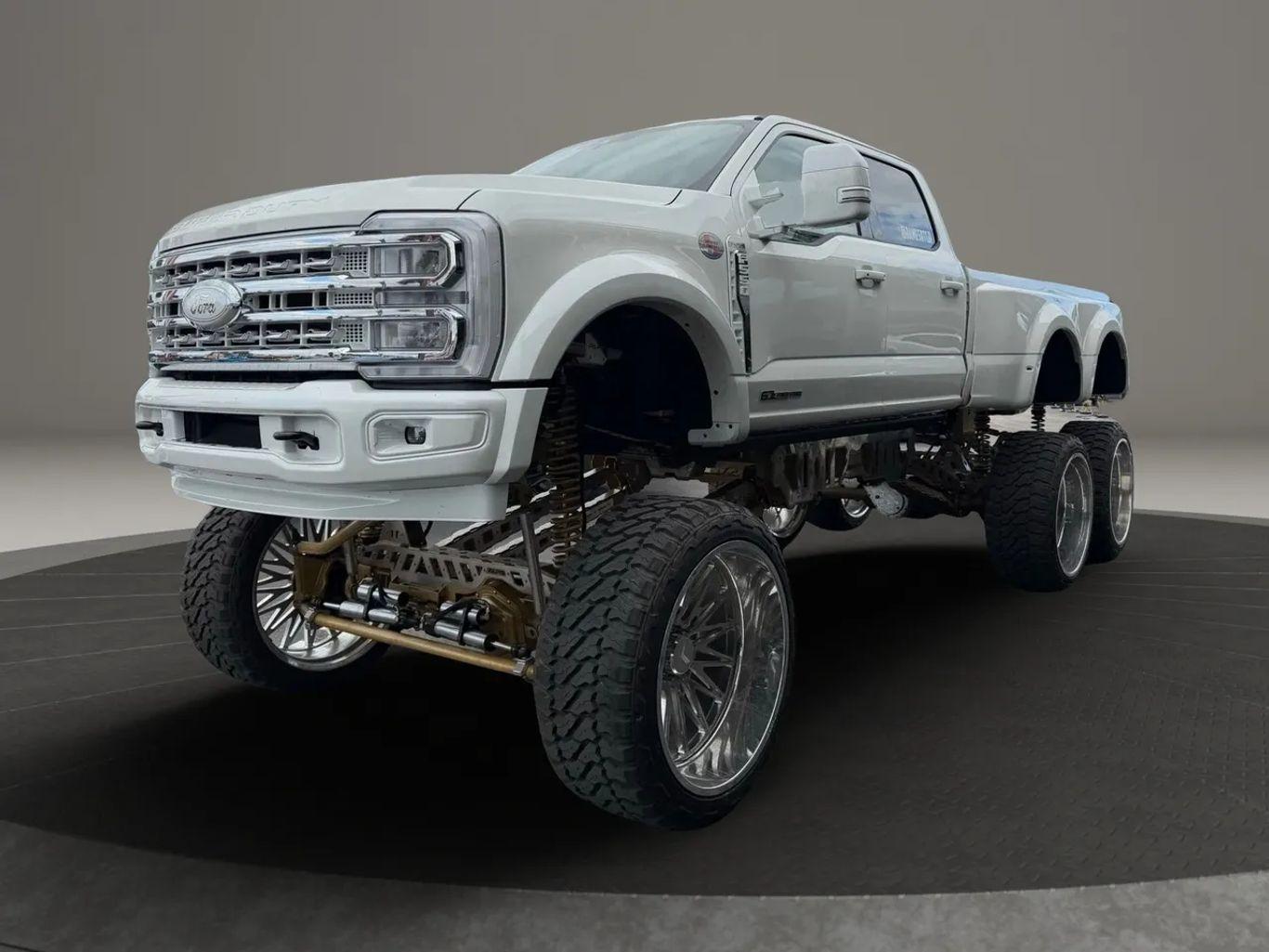 Ford F550 Super Duty Crew Cab & Chassis Lariat W/203" Wb Cab & Chassis 4D - Thumbnail 6