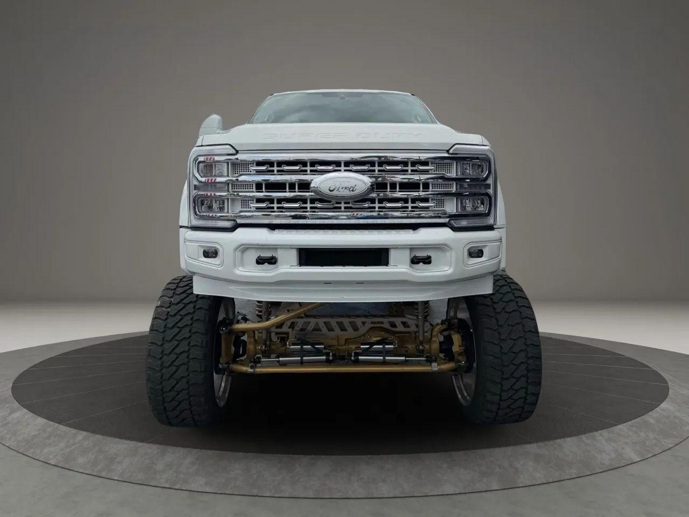 Ford F550 Super Duty Crew Cab & Chassis Lariat W/203" Wb Cab & Chassis 4D - Thumbnail 5