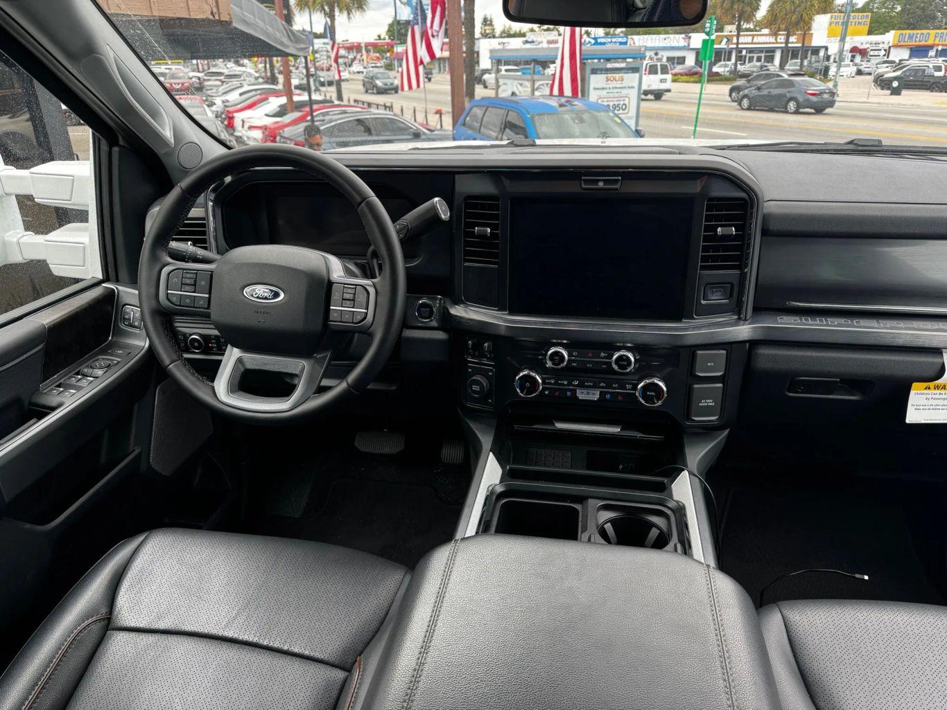 Ford F550 Super Duty Crew Cab & Chassis Lariat W/203" Wb Cab & Chassis 4D - Thumbnail 16