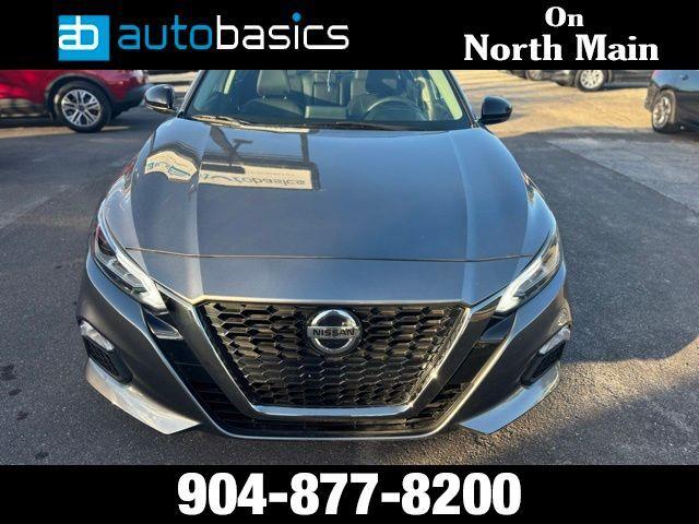 Nissan Altima - Thumbnail 5