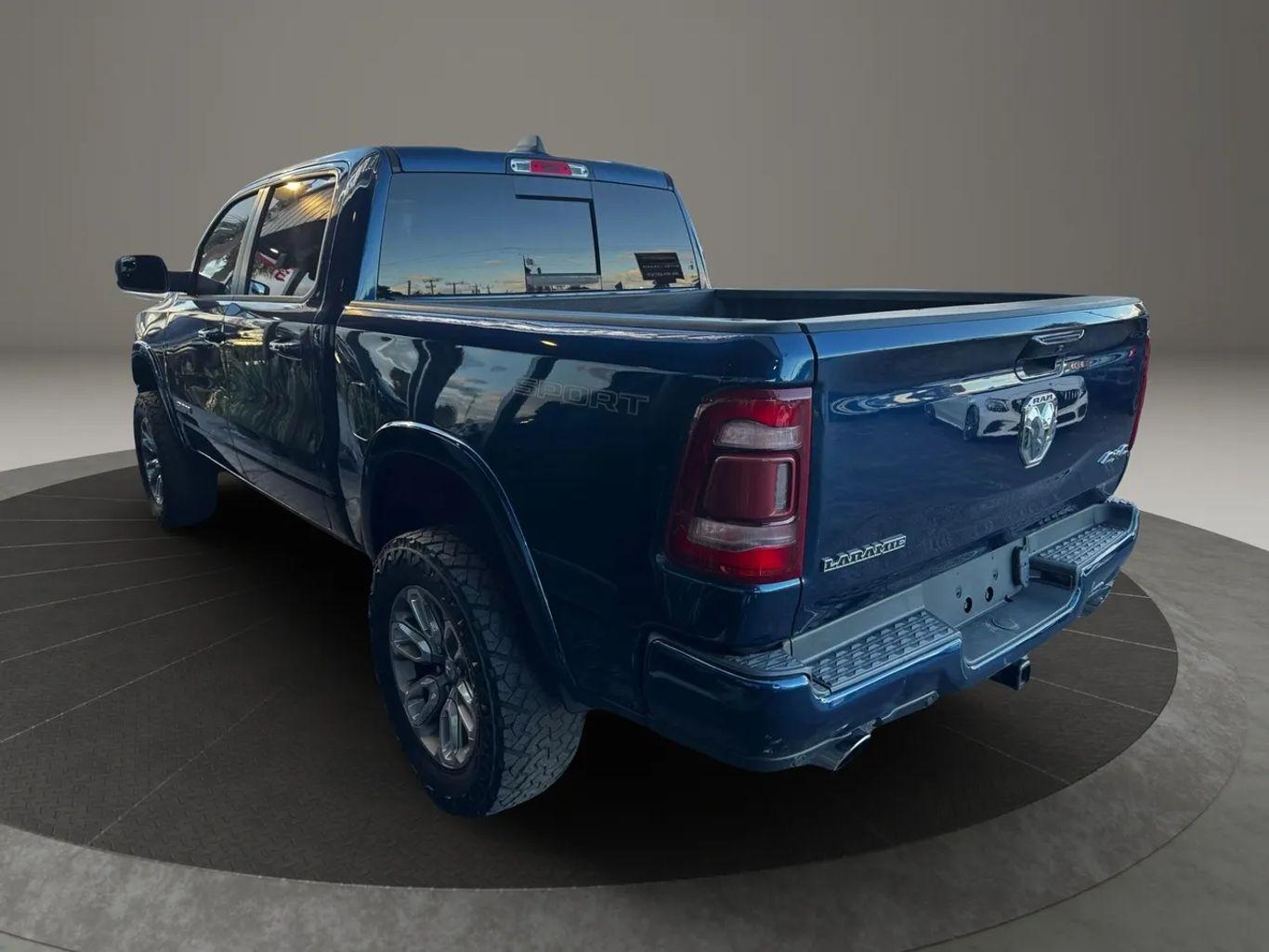 Ram 1500 Crew Cab Laramie Pickup 4D 5 1/2 Ft - Thumbnail 8