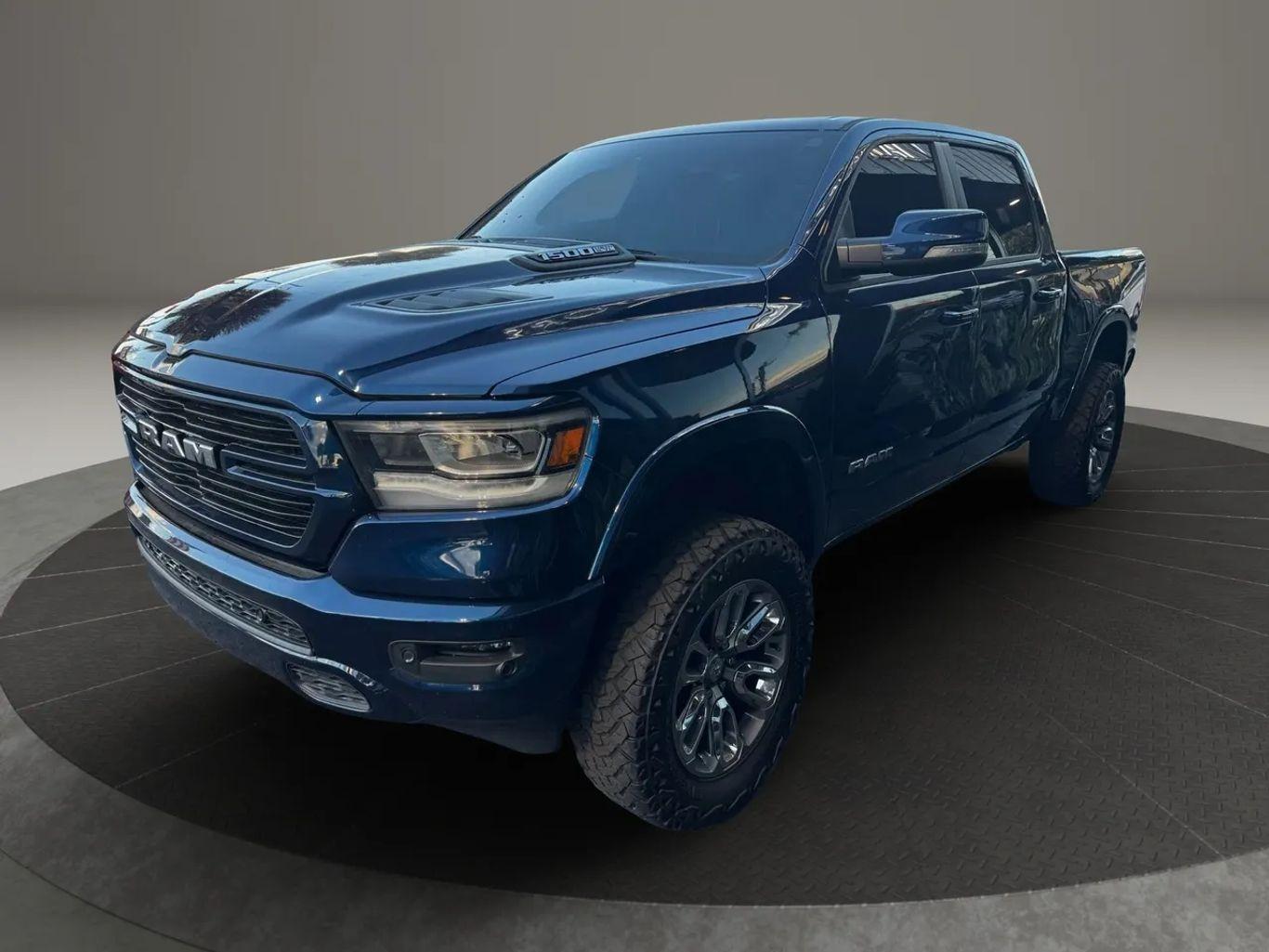 Ram 1500 Crew Cab Laramie Pickup 4D 5 1/2 Ft - Thumbnail 7