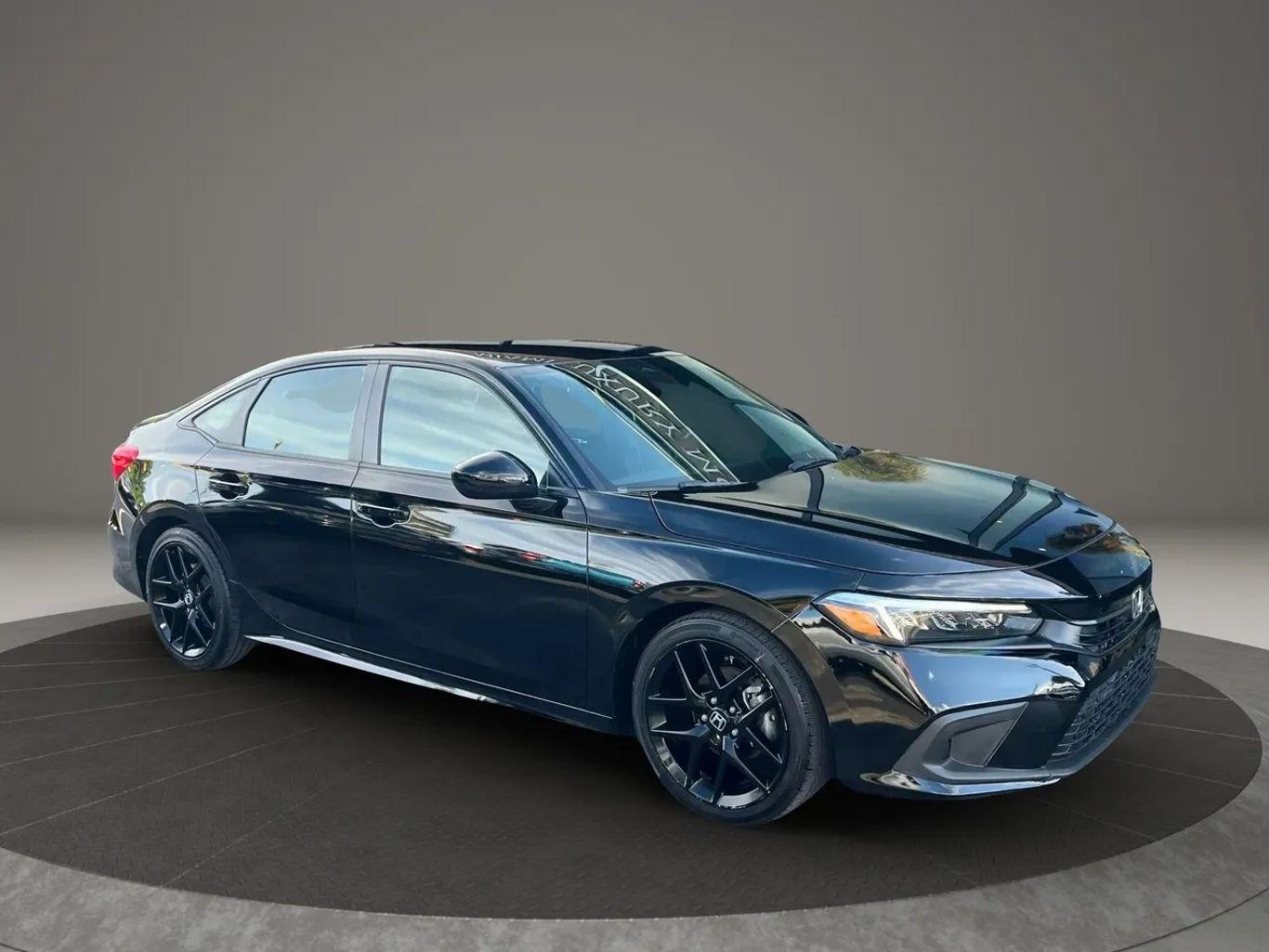 Honda Civic Sport Sedan 4D - Thumbnail 3