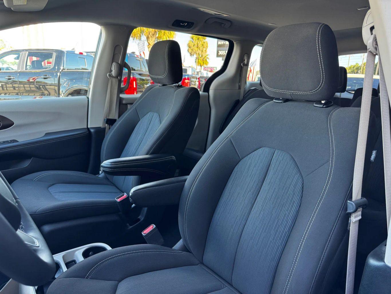 Chrysler Voyager Lx Van 4D - Thumbnail 15