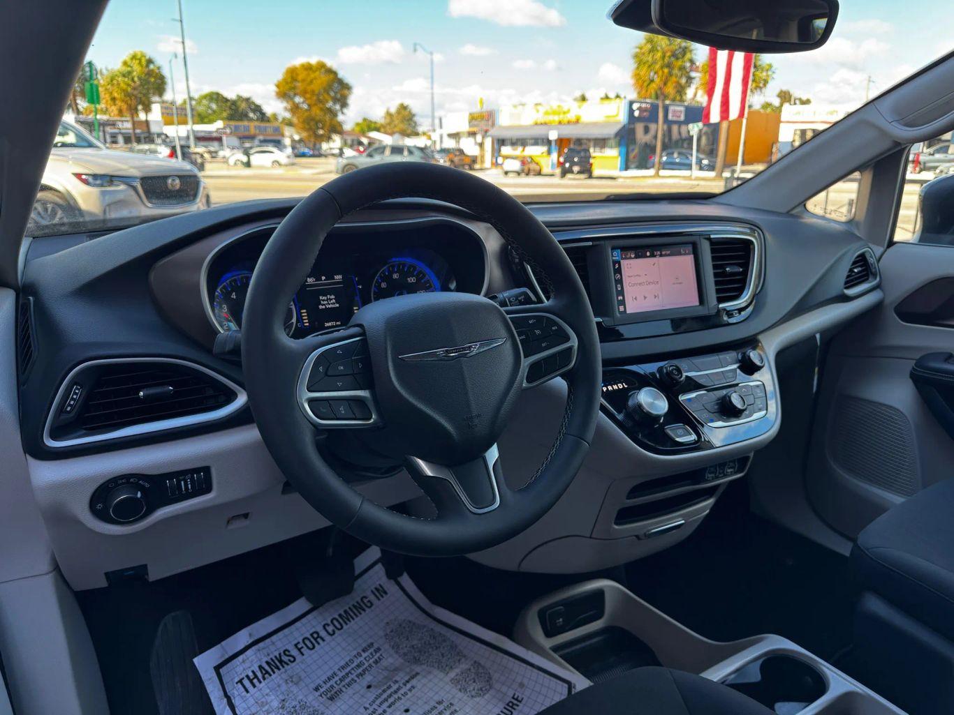 Chrysler Voyager Lx Van 4D - Thumbnail 17