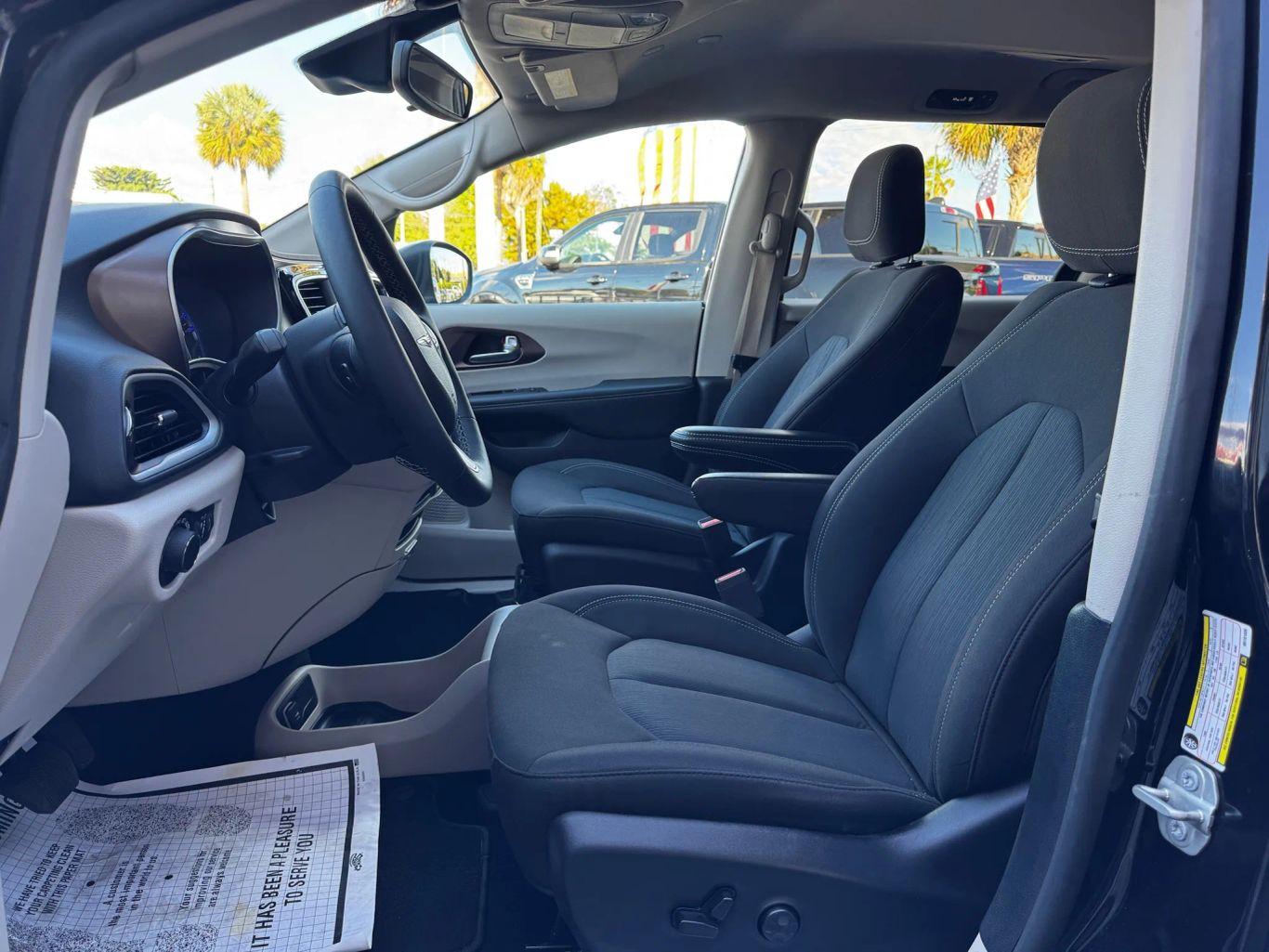 Chrysler Voyager Lx Van 4D - Thumbnail 13