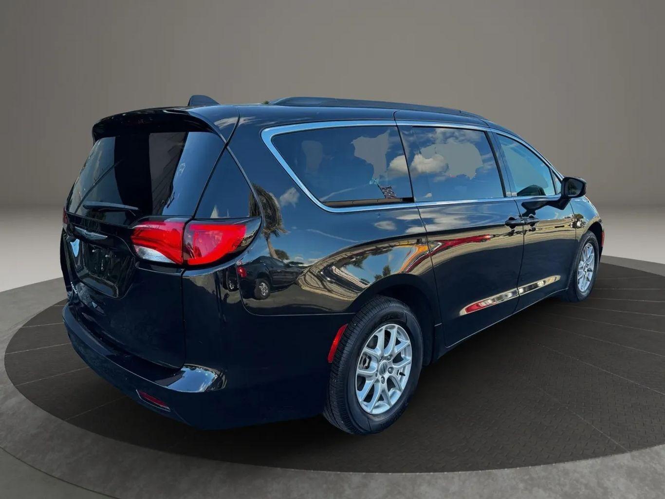 Chrysler Voyager Lx Van 4D - Thumbnail 11