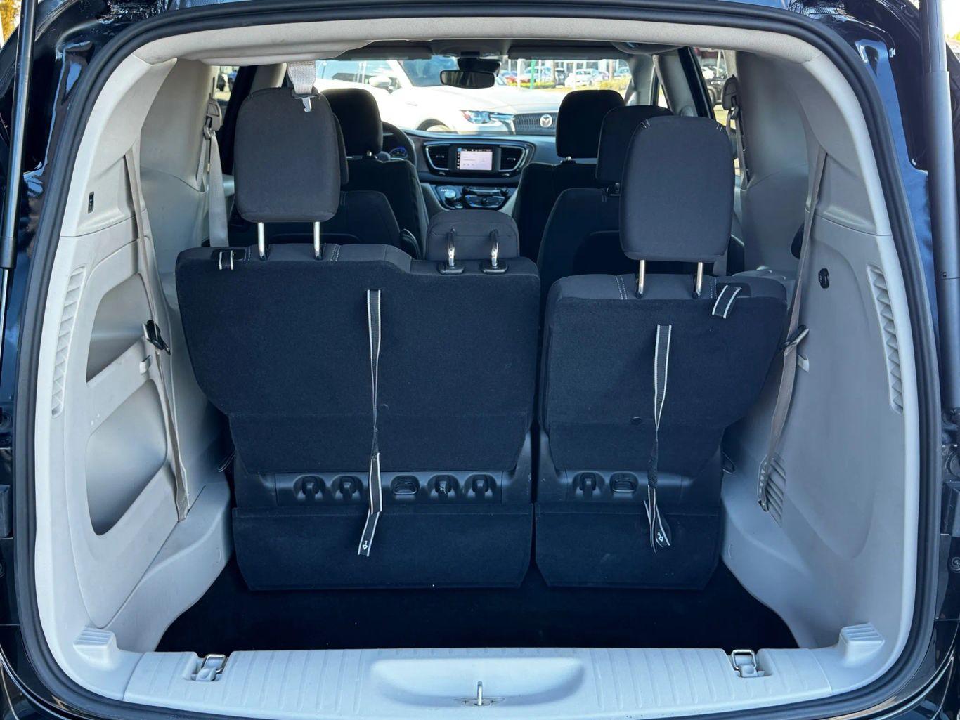 Chrysler Voyager Lx Van 4D - Thumbnail 9