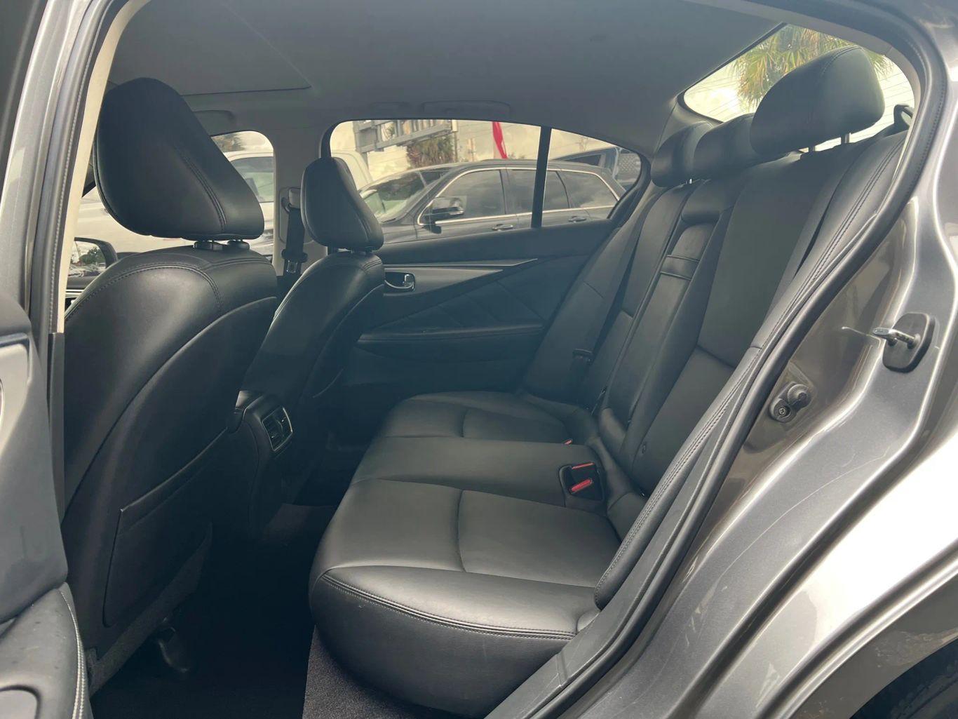 Infiniti Q50 Luxe Sedan 4D - Thumbnail 19