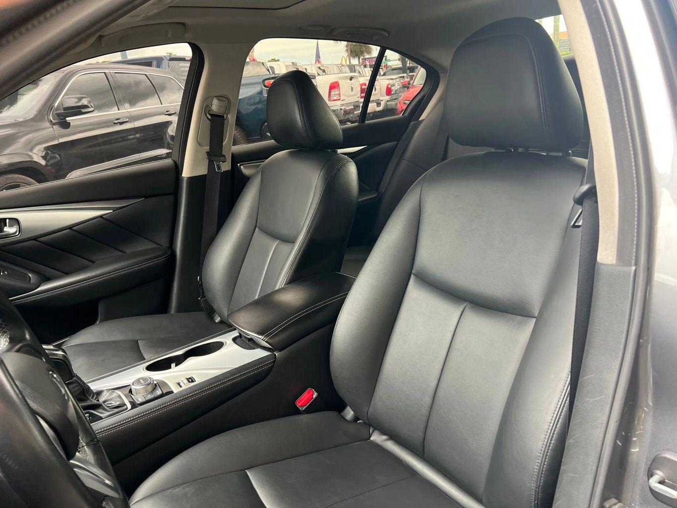 Infiniti Q50 Luxe Sedan 4D - Thumbnail 12