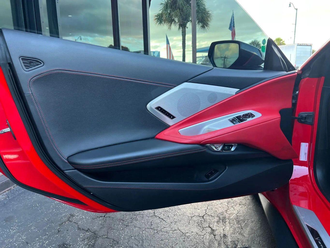 Chevrolet Corvette Stingray Coupe 2D - Thumbnail 11