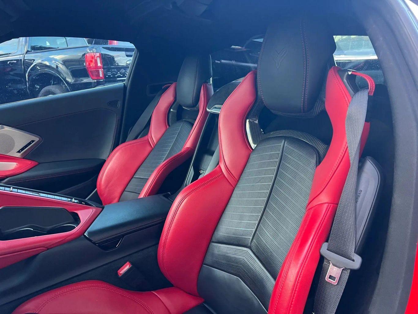 Chevrolet Corvette Stingray Coupe 2D - Thumbnail 15