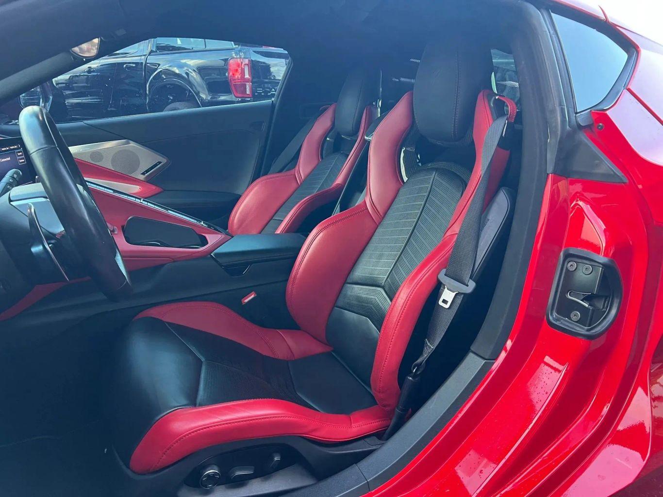 Chevrolet Corvette Stingray Coupe 2D - Thumbnail 14