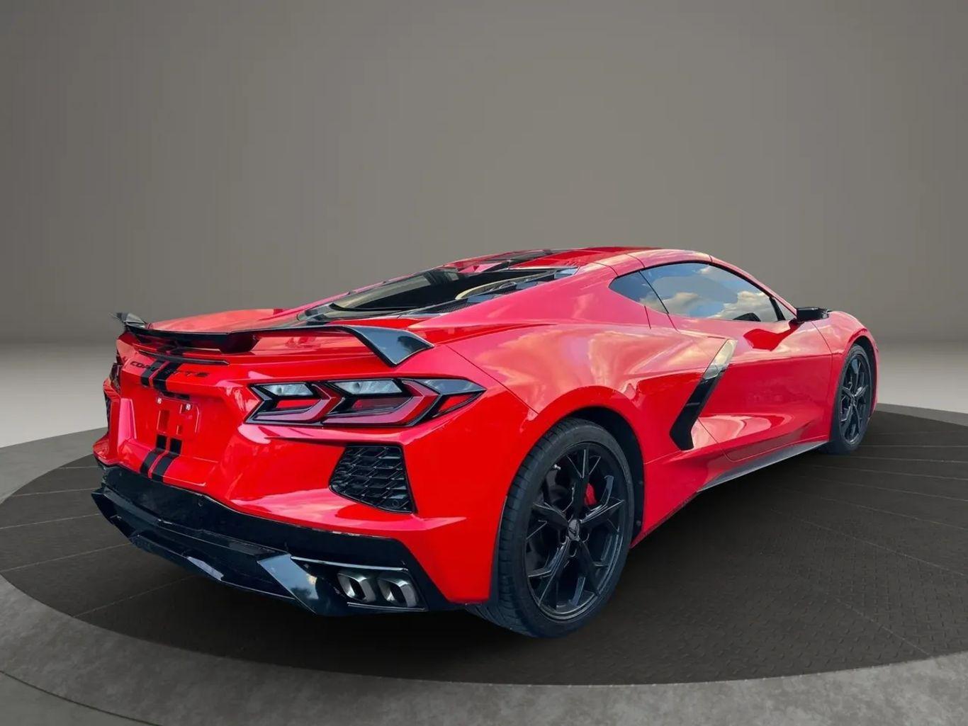 Chevrolet Corvette Stingray Coupe 2D - Thumbnail 10
