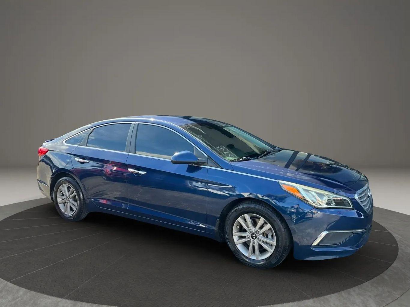 Hyundai Sonata Se Sedan 4D - Thumbnail 3