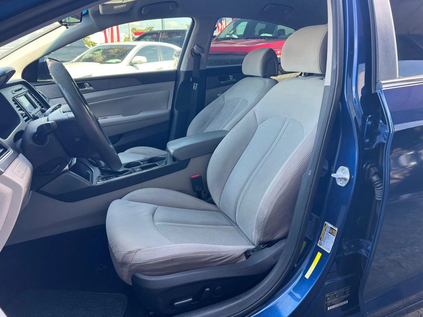 Hyundai Sonata Se Sedan 4D - Thumbnail 13