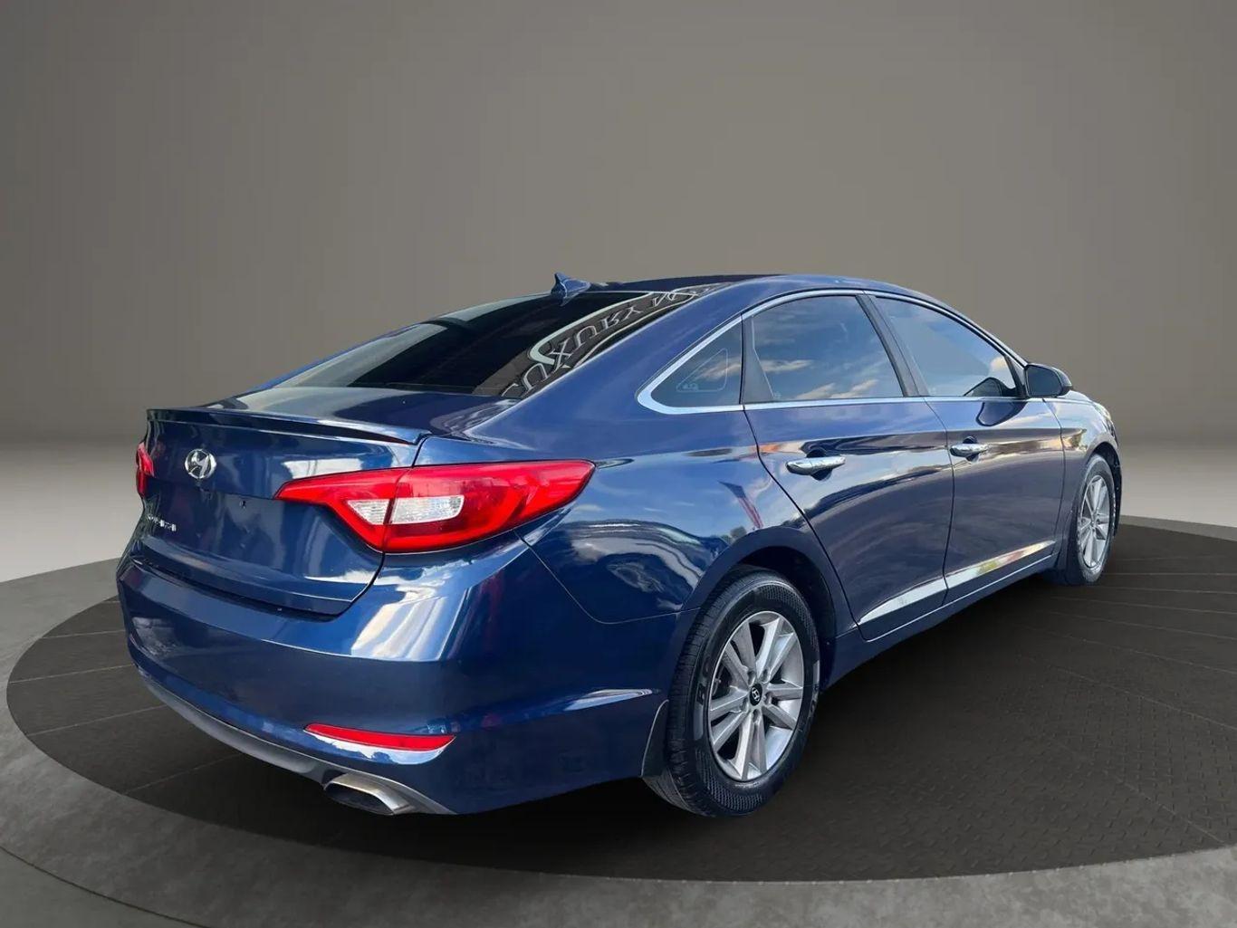 Hyundai Sonata Se Sedan 4D - Thumbnail 9
