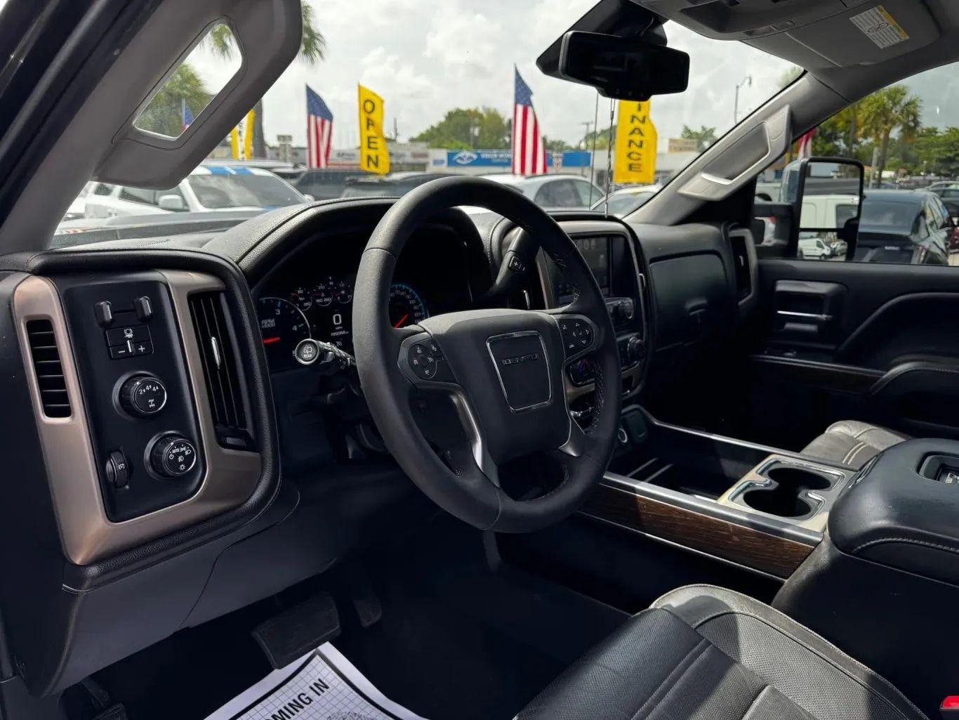 Gmc Sierra 3500 Hd Crew Cab Denali Pickup 4D 8 Ft - Thumbnail 15