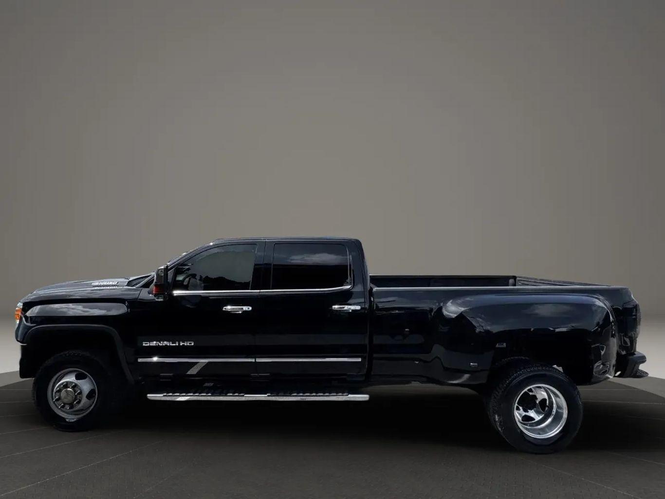 Gmc Sierra 3500 Hd Crew Cab Denali Pickup 4D 8 Ft - Thumbnail 5