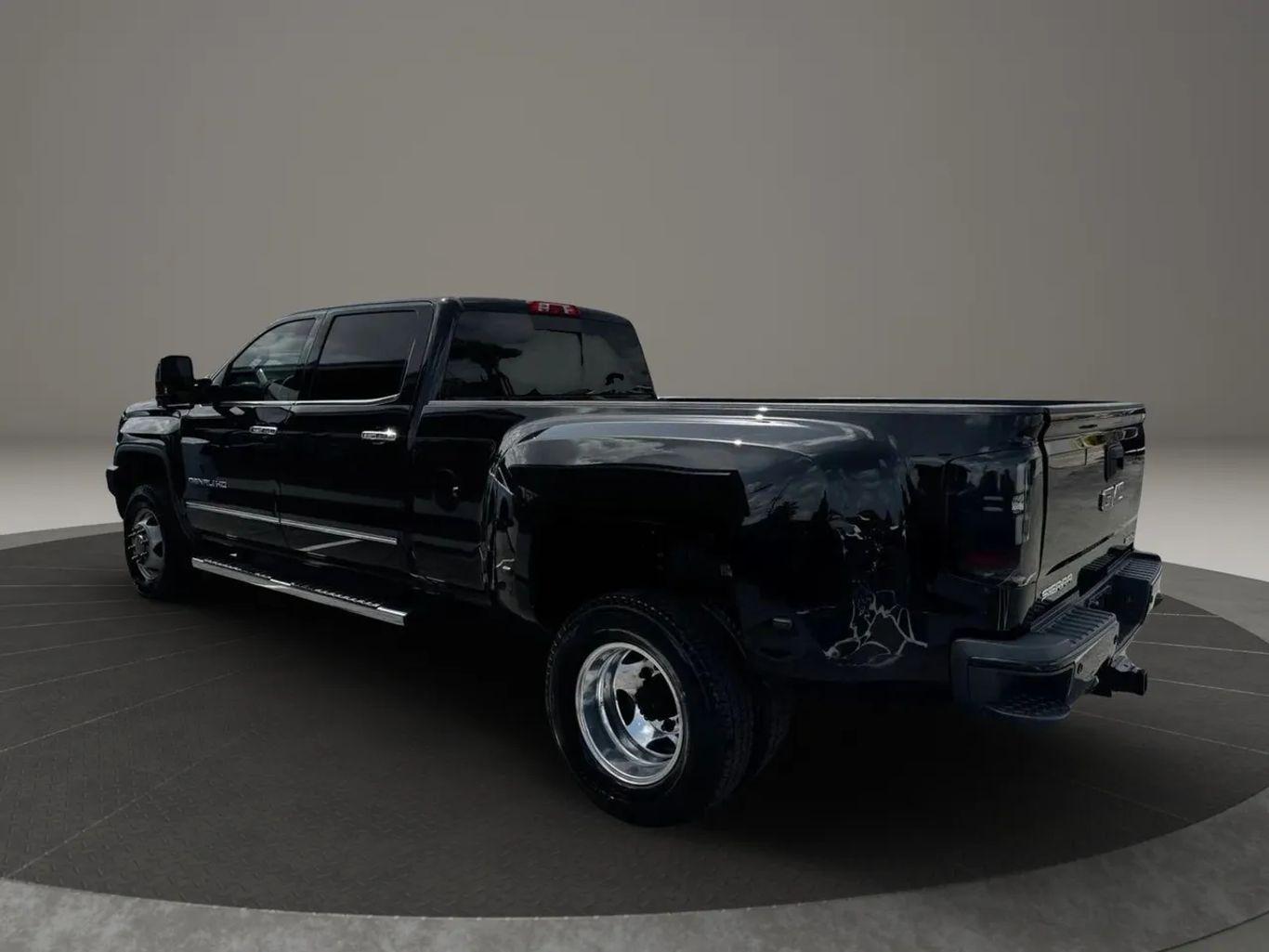 Gmc Sierra 3500 Hd Crew Cab Denali Pickup 4D 8 Ft - Thumbnail 6