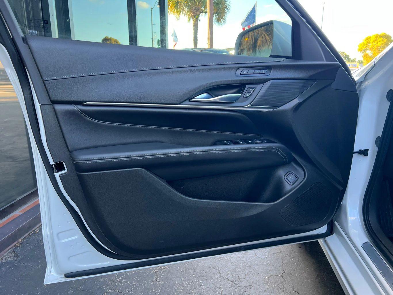 Cadillac Ct4 Premium Luxury Sedan 4D - Thumbnail 9