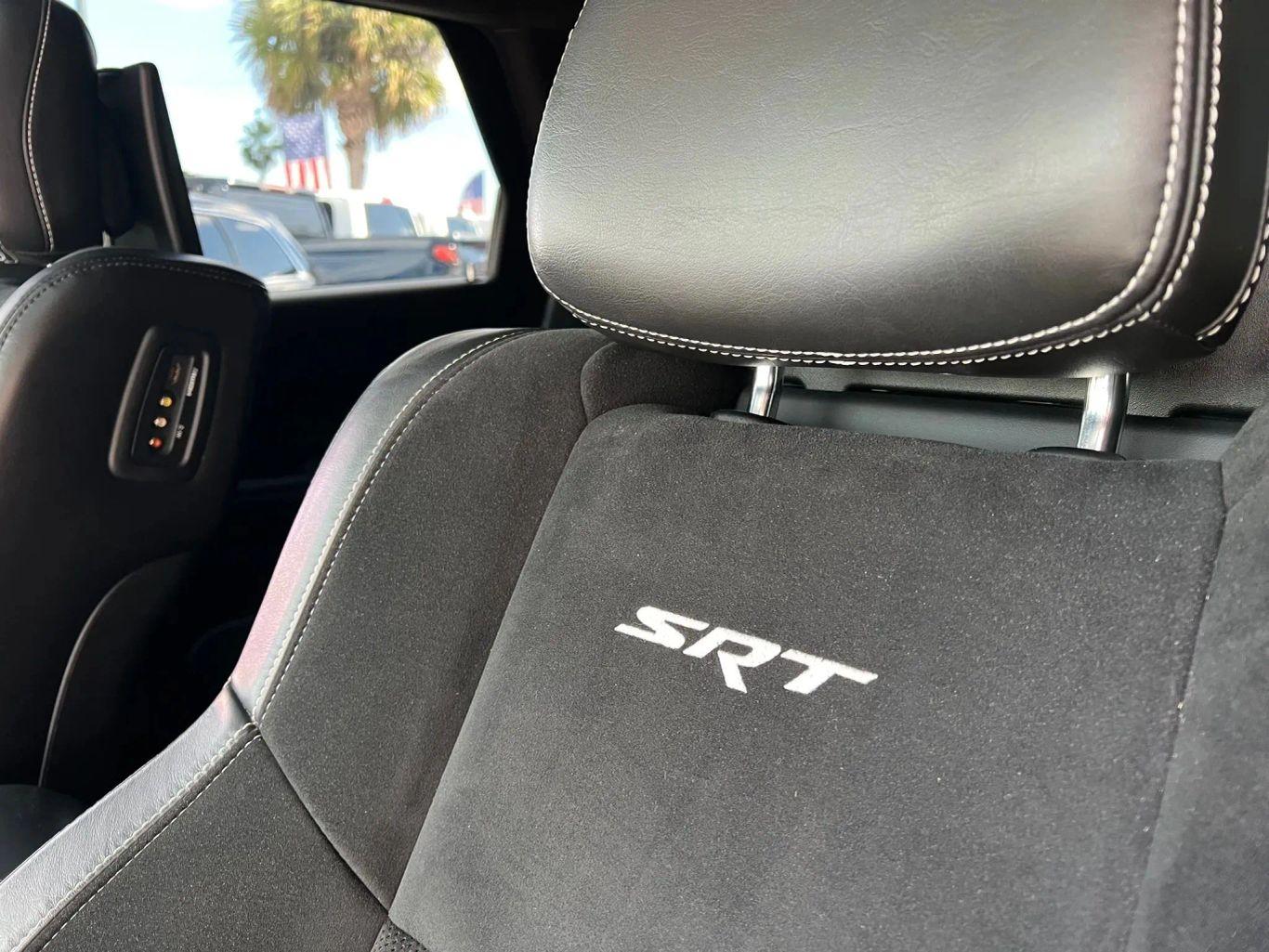 Dodge Durango Srt Sport Utility 4D - Thumbnail 15