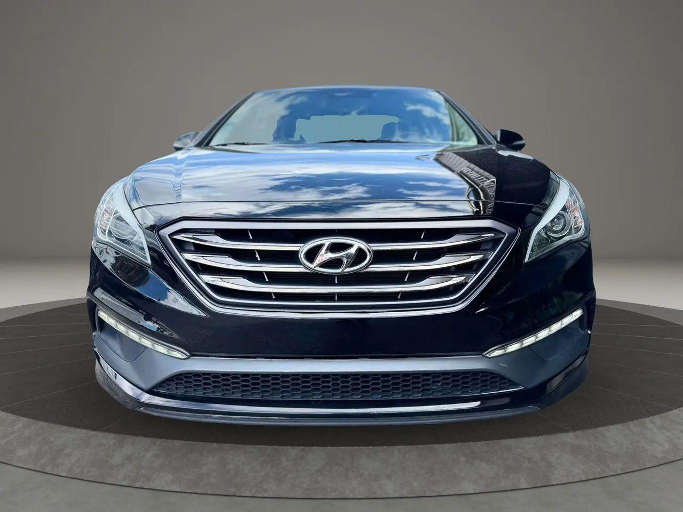 Hyundai Sonata Sport Sedan 4D - Thumbnail 6