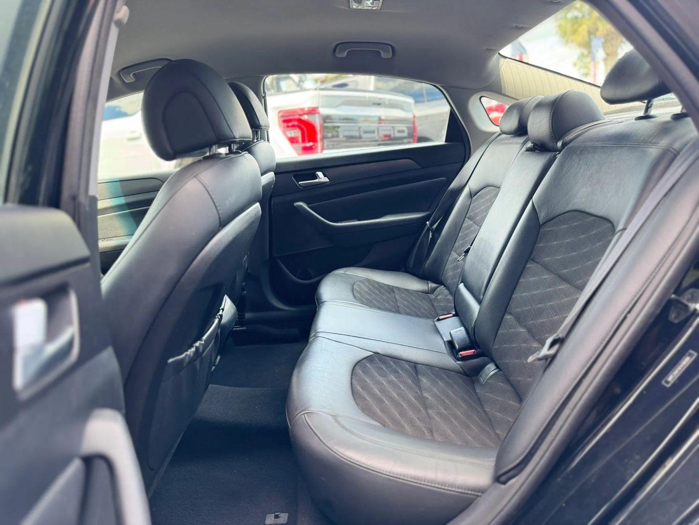 Hyundai Sonata Sport Sedan 4D - Thumbnail 19