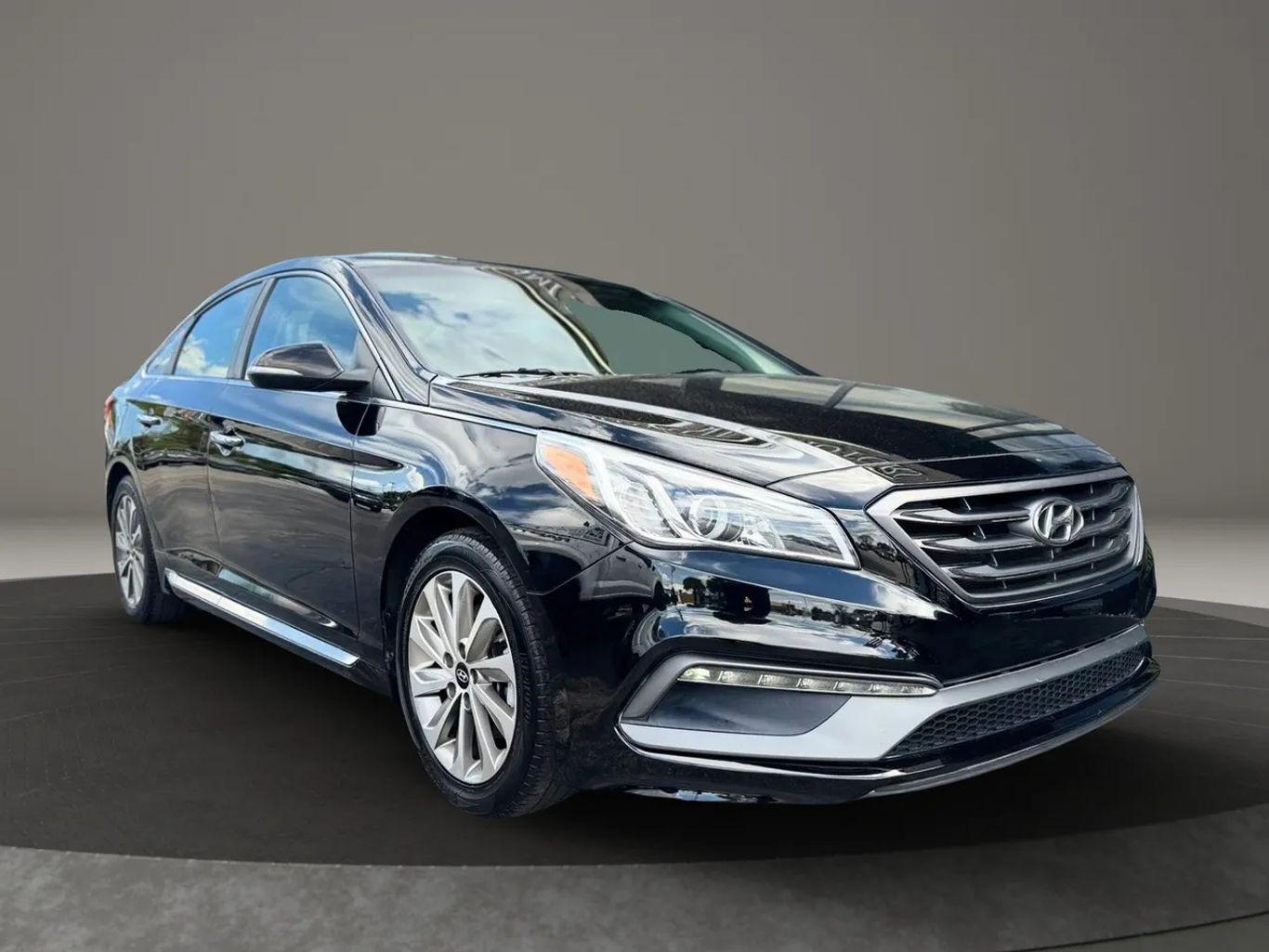 Hyundai Sonata Sport Sedan 4D - Thumbnail 5