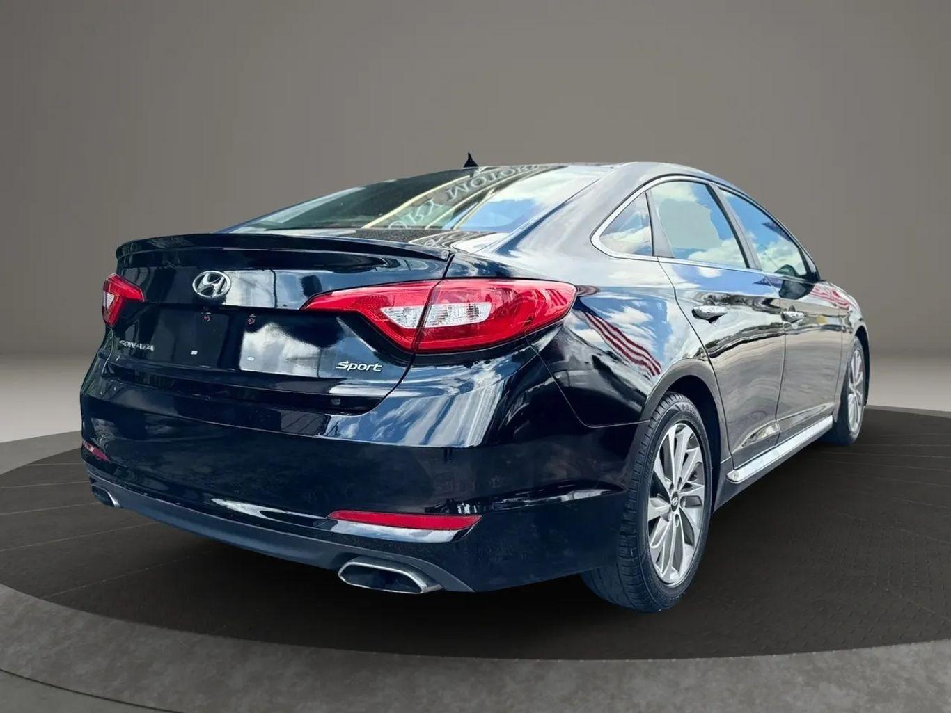 Hyundai Sonata Sport Sedan 4D - Thumbnail 13