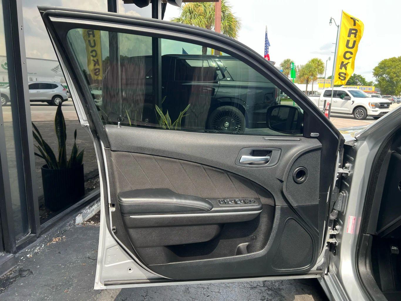 Dodge Charger Scat Pack Widebody Sedan 4D - Thumbnail 10