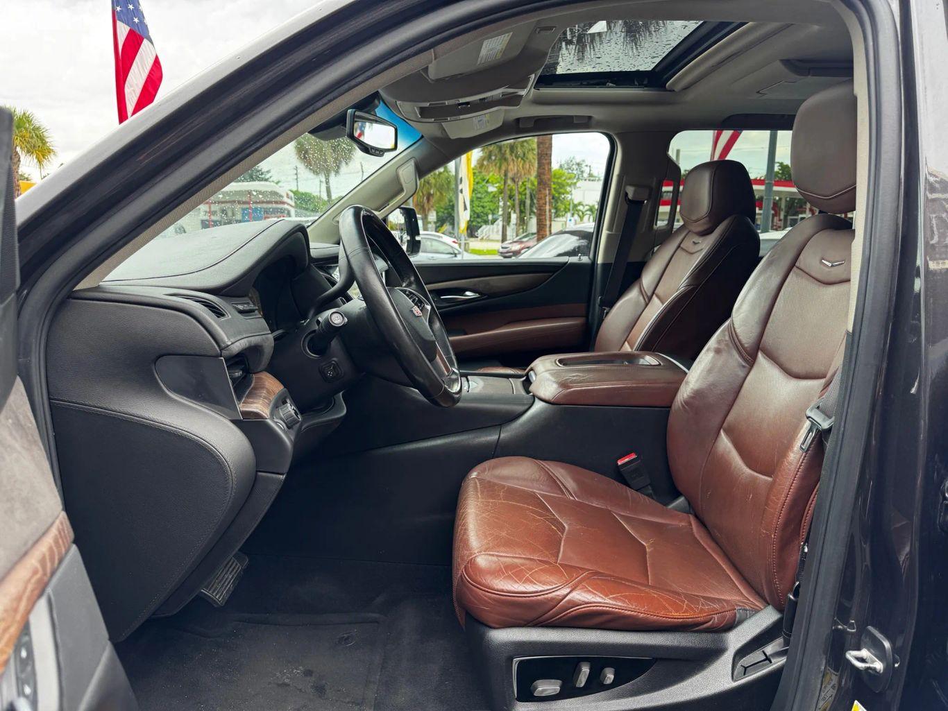 Cadillac Escalade Premium Sport Utility 4D - Thumbnail 12