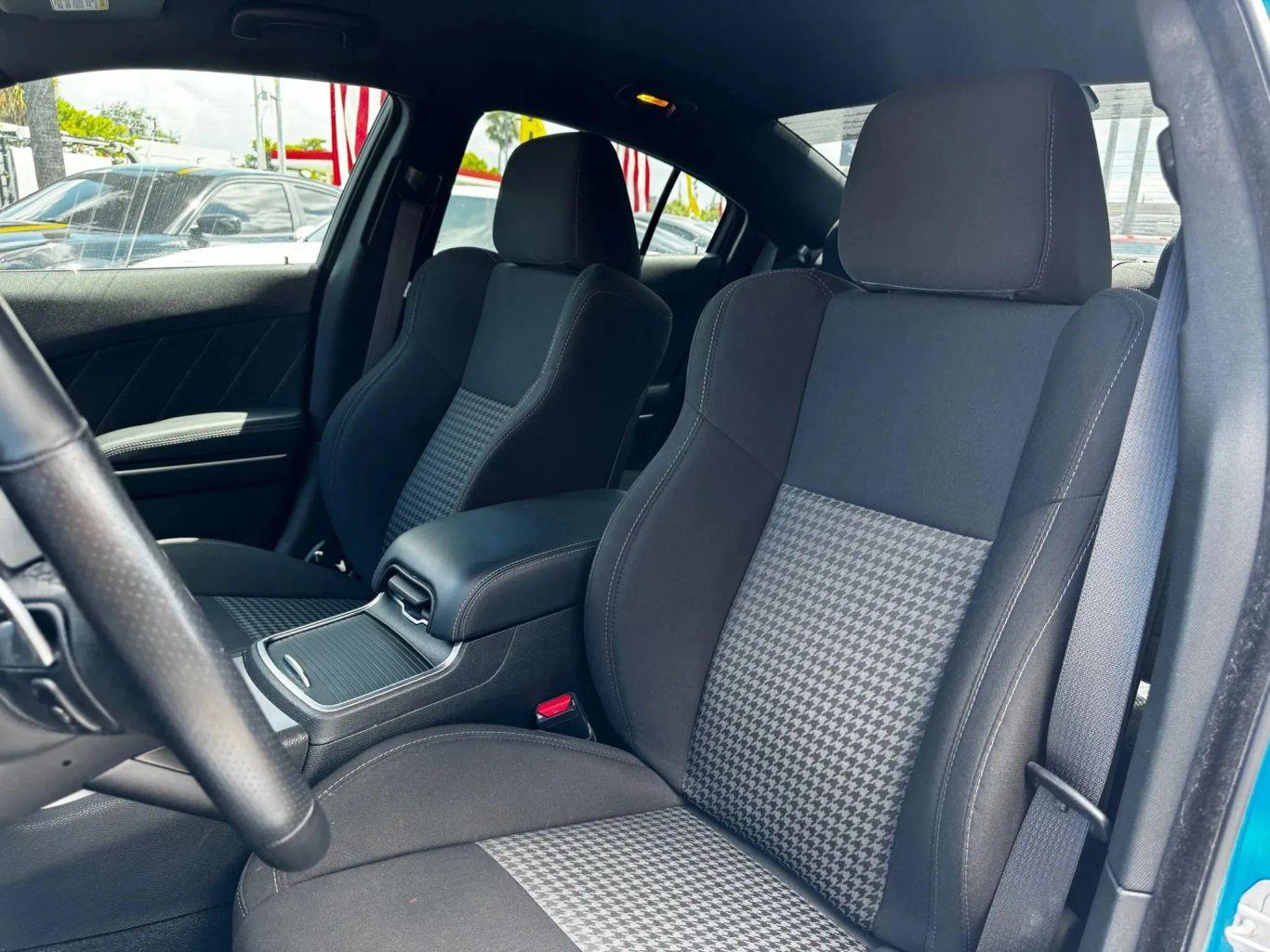 Dodge Charger Scat Pack Widebody Sedan 4D - Thumbnail 15