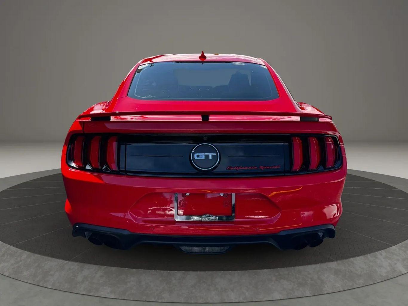 Ford Mustang Gt Premium Coupe 2D - Thumbnail 9