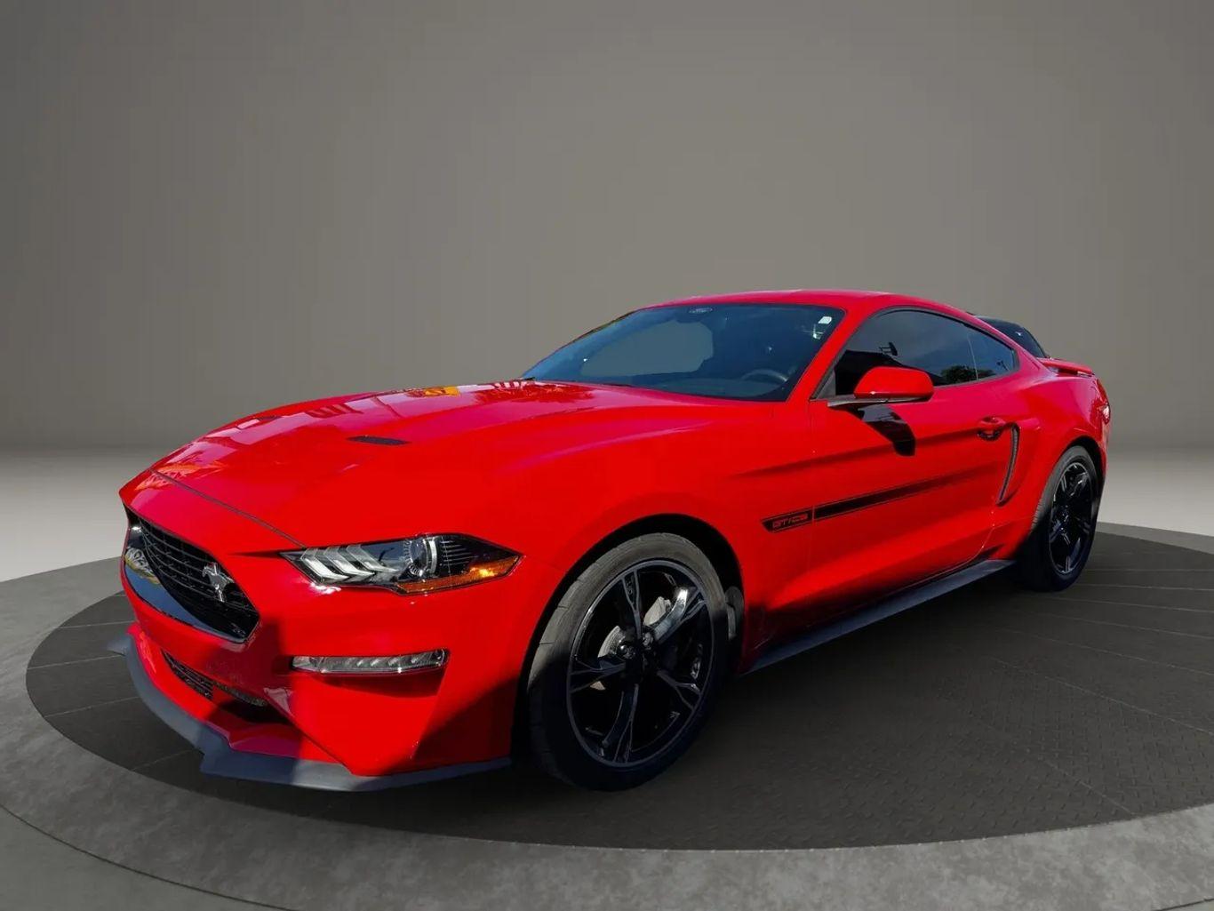 Ford Mustang Gt Premium Coupe 2D - Thumbnail 6