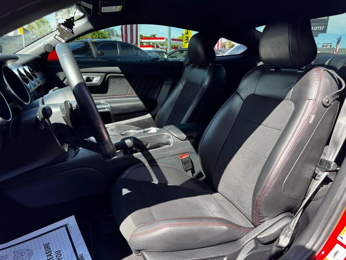 Ford Mustang Gt Premium Coupe 2D - Thumbnail 14