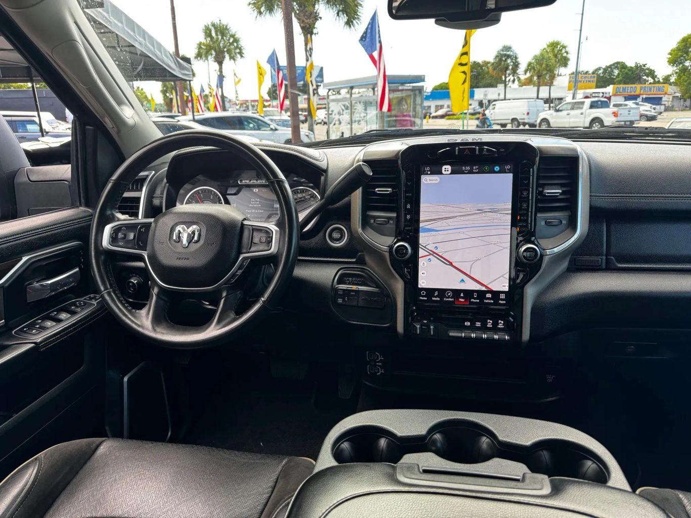 Ram 2500 Crew Cab Laramie Pickup 4D 6 1/3 Ft - Thumbnail 18