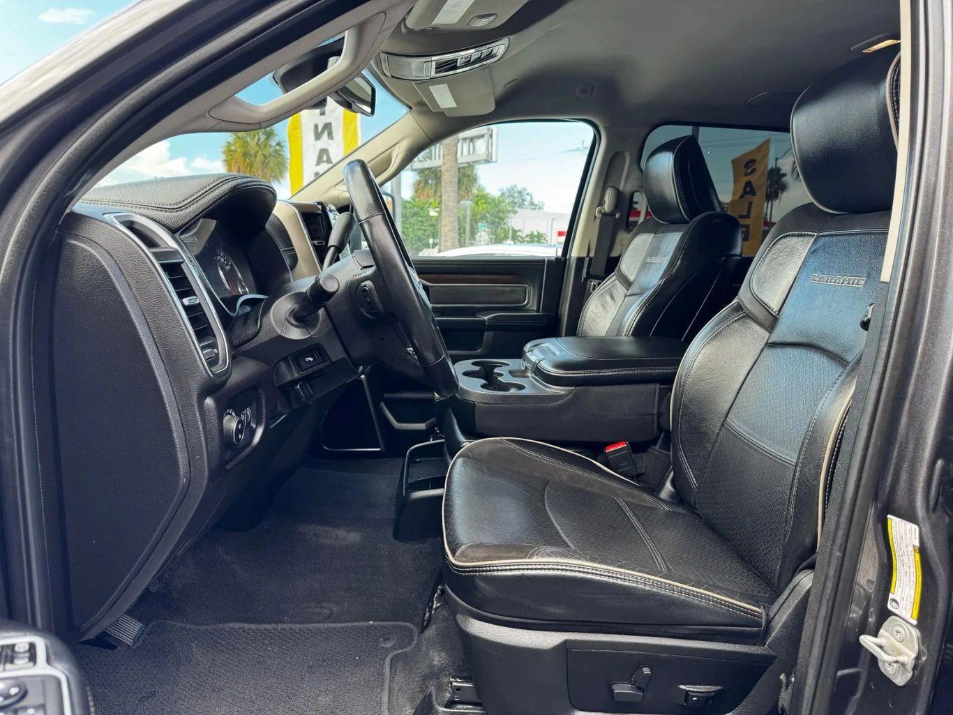 Ram 2500 Crew Cab Laramie Pickup 4D 6 1/3 Ft - Thumbnail 13