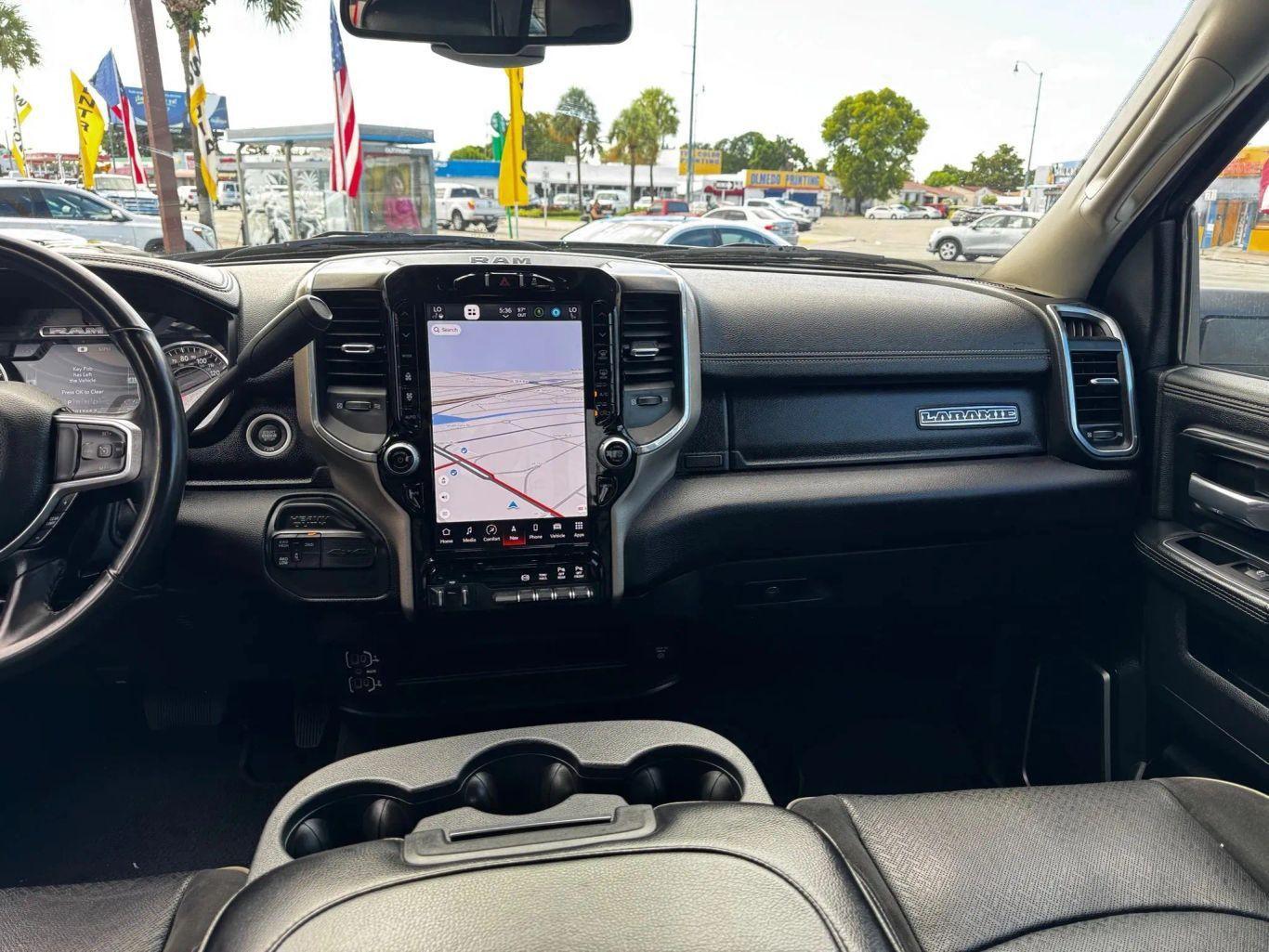 Ram 2500 Crew Cab Laramie Pickup 4D 6 1/3 Ft - Thumbnail 19